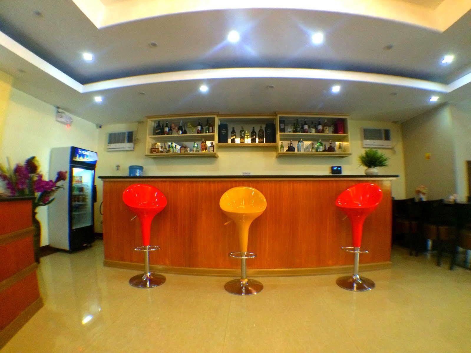 Rainbowland Hotel Olongapo City Exteriör bild
