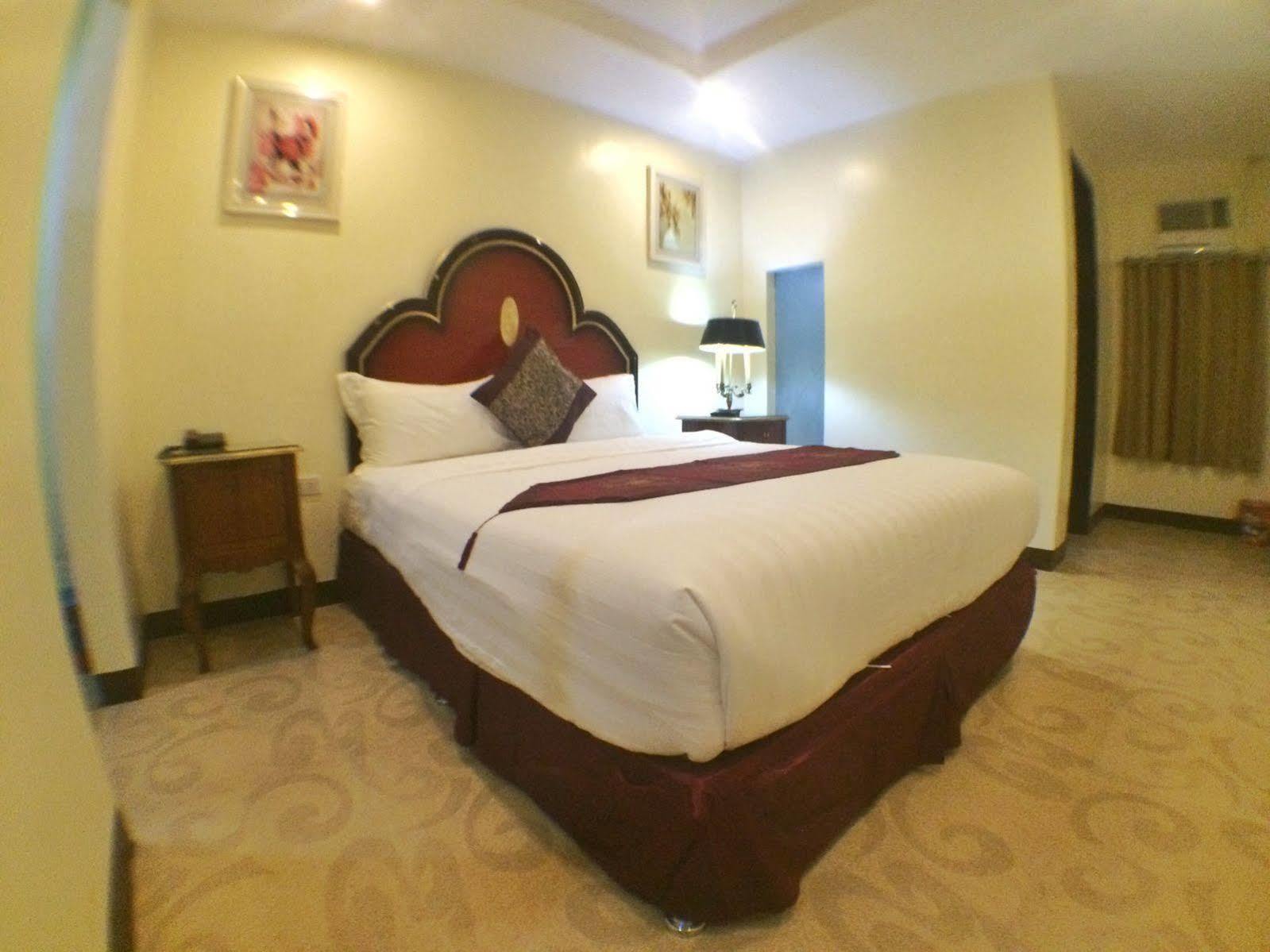 Rainbowland Hotel Olongapo City Exteriör bild